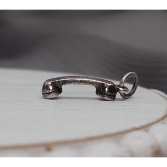 Retired James Avery 925 Telephone Charm 1.49G / 0.8in - Picture 1 of 6